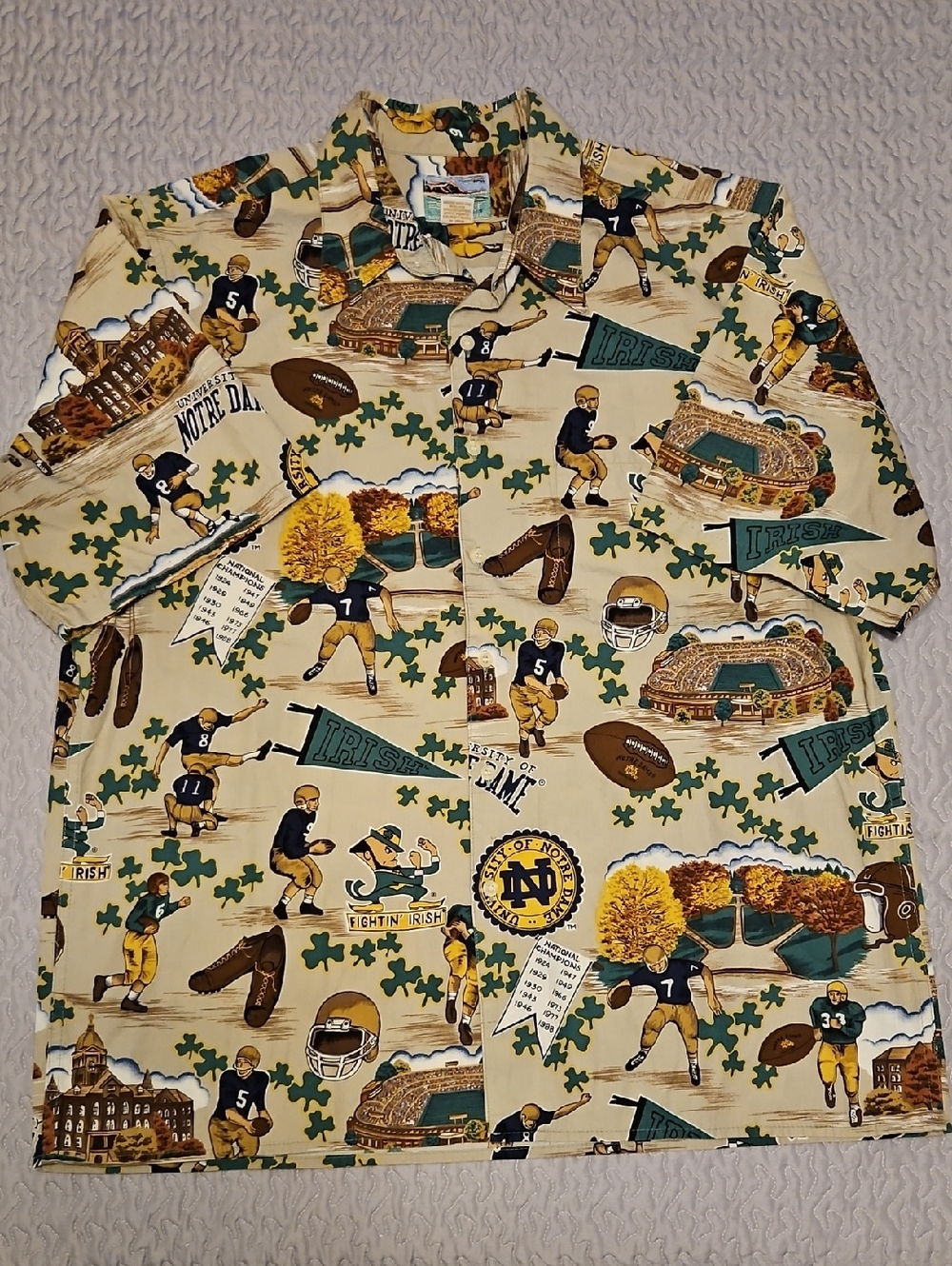 Notre Dame Reyn spooner Vintage Hawaiian Football Print Shirt - Green & Gold Lg.